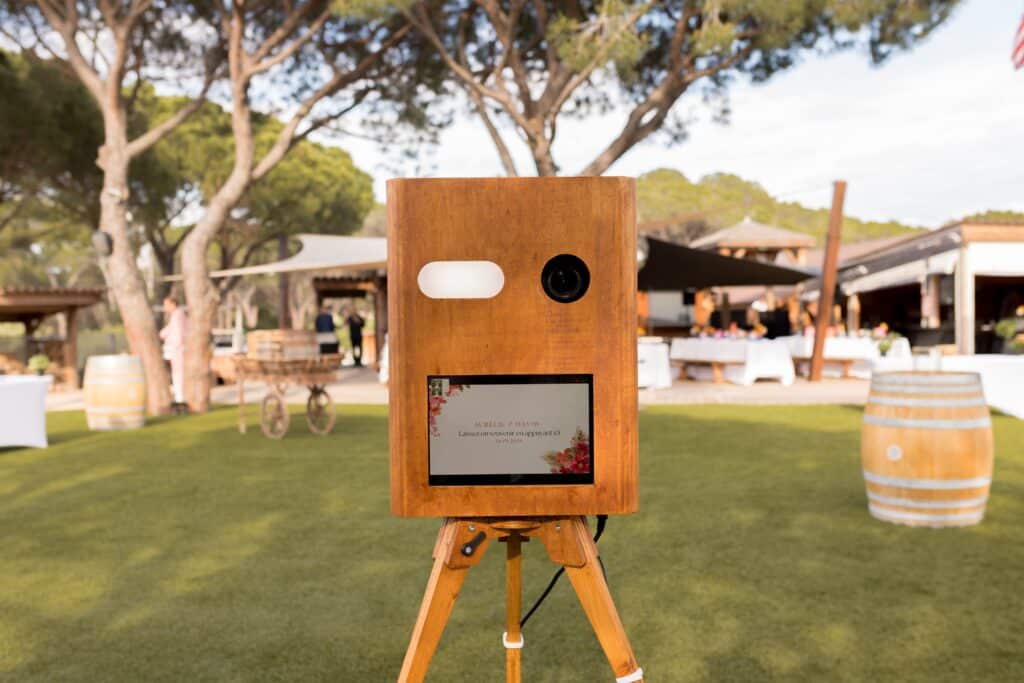 Moody Photobooth - Location Borne Photo Valbonne Mariage